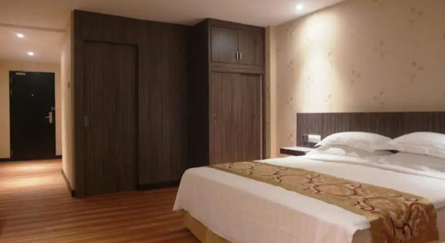 Полулюкс с видом на город Mandarin Hotel Kota Kinabalu