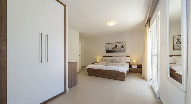 Вилла с балконом Modern Villa in Povlja With Pool
