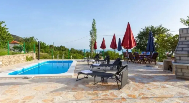 Gorgeous Villa in Tučepi with Private Swimming Pool, Rezerwuj Willa Hotele w Split-Dalmatia County z parkingiem, Parking