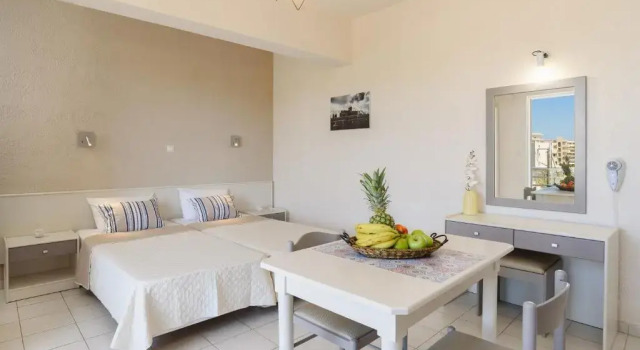 Студия Eugenia Studios & Apartments