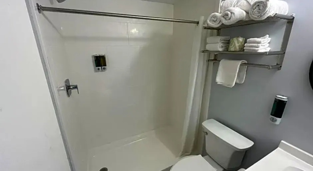 Четырёхместный номер Standard South Seas Ocean Front