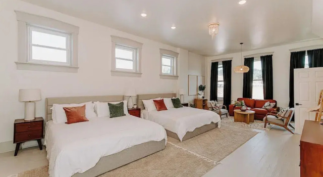 Апартаменты East Main Lofts