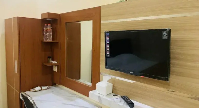 Asmi Hotel