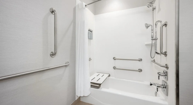 Люкс Courtyard by Marriott Auburn