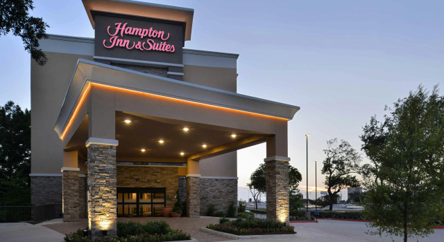 Hampton Inn & Suites Dallas Market Center
