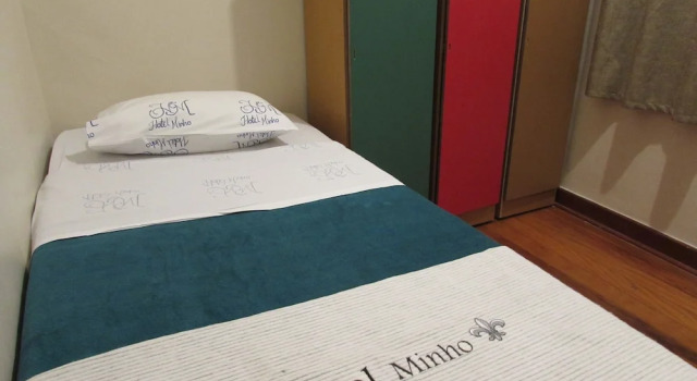 Номер Standard Hotel Minho - Ótima Escolha Próximo à 25 de Março, Brás, Bom Retiro, Metrô e Hospital da Mulher - Café da Manhã Incluso - Estacionamento em Frente