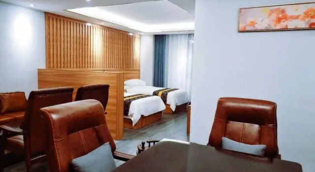 Люкс Shell Hainan Ledong County Huangliu Town Bus Station Hotel