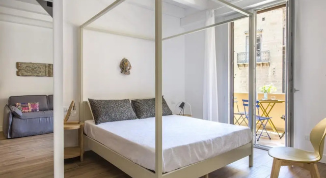 Le Niche Holiday Home With Balcony - CAV