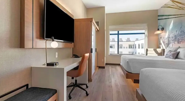 Четырёхместный номер Standard с видом на гавань Cambria Hotel Portland Downtown Old Port