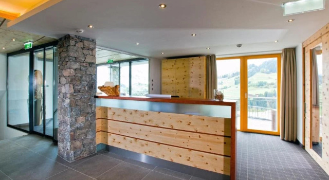 Hotel Lukas, Rezerwuj Hotel Hotele w Tyrol z parkingiem, Parking
