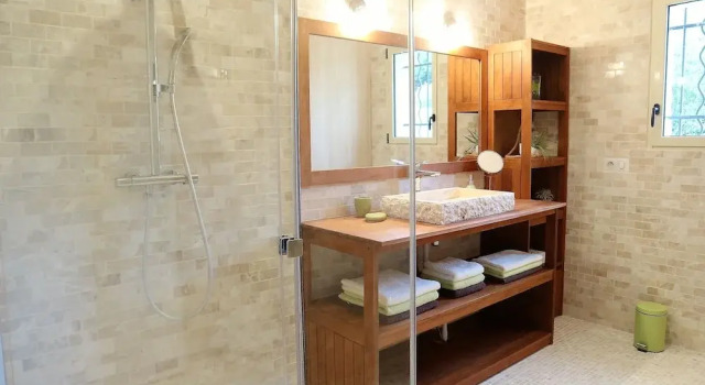 Maison avec piscine intérieure, Book Hotel Hotels in Upper Normandy with Breakfast, Breakfasts