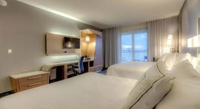 Четырёхместный номер Standard с балконом и с частичным видом Courtyard by Marriott St. Petersburg Clearwater/Madeira Beach