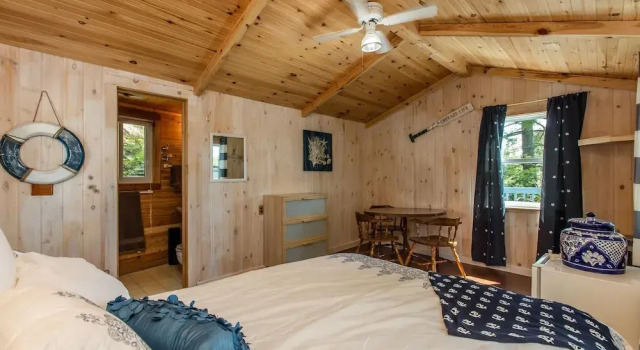 Magic on Little Go Home~3 bedroom cottage + guest cabin on 980 ft shore!, Reserva ahora Hostal o pensión Georgian Bay 