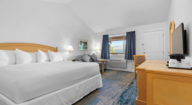Двухместный номер Standard с балконом и с видом на озеро Kootenay Lakeview Resort, BW Signature Collection