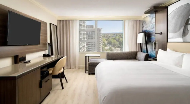 Двухместный клубный номер Standard с видом на город Victoria Marriott Inner Harbour