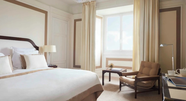 Двухместный номер Deluxe с видом на город Hôtel Barrière LHermitage