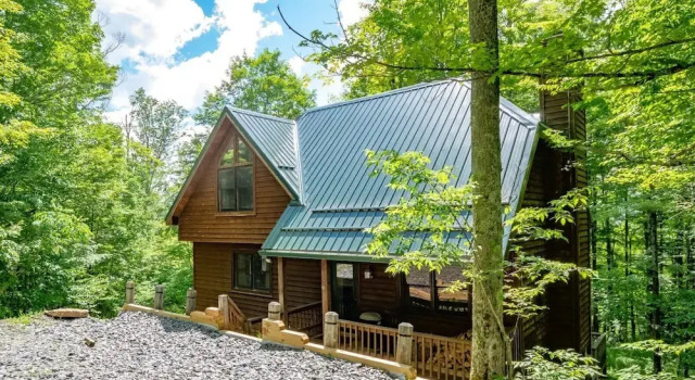 Hütte mit Balkon Tucked Inn