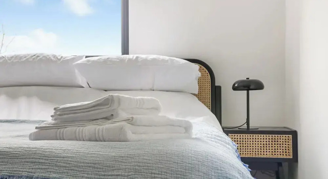 Central 1 BD in the Heart of Cheltenham, Забронировать Дом для отпуска Виллы Челтнем, рядом с Jonny-Rocks Stadium, Вилла