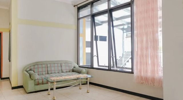 RedDoorz Syariah at Nusa Indah near BNS, Book Hotel Cheap Hotels in Batu, near Batu Night Spectacular