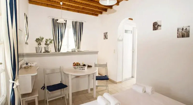 Студия с балконом Gryparis Club Apartments