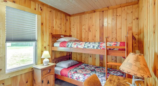 Коттедж Lake Hubert Cabin w/ Private Deck + Boat Dock
