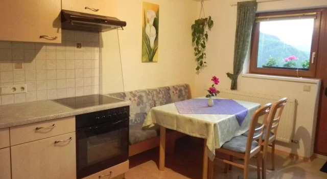 Haus Gertrud, Rezerwuj Hotel Hotele w Tyrol z parkingiem, Parking
