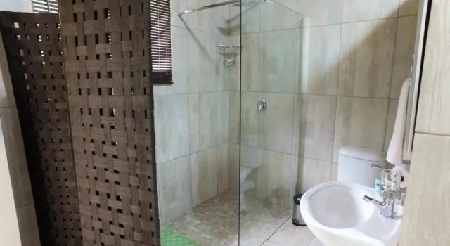 Люкс Deluxe Krugers Guest House