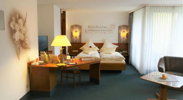 Семейный номер Standard с балконом Biosphärenhotel Graf Eberhard bei der Therme Bad Urach