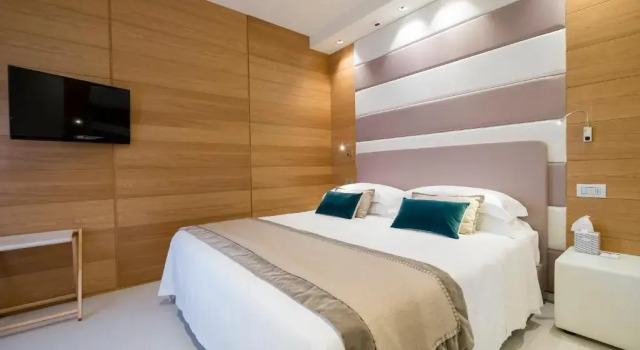 Run of House Metropol Ceccarini Suite - Luxury apartments