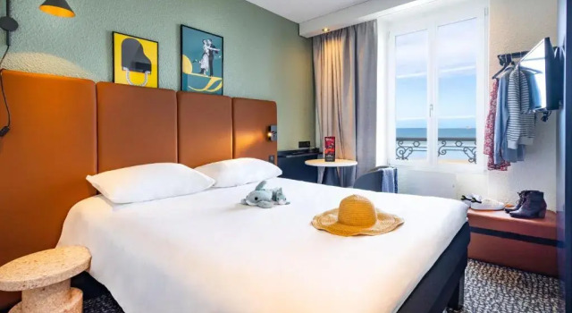 Двухместный номер Standard с видом на море ibis Saint Malo Plage