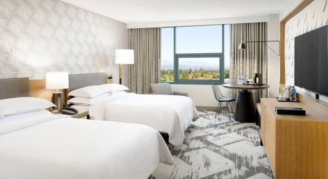 Четырёхместный номер Deluxe Sheraton Cerritos