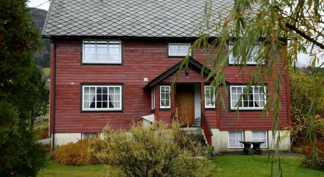 Knausen Cottages, Забронировать Отель Хорниндал Nordfjord