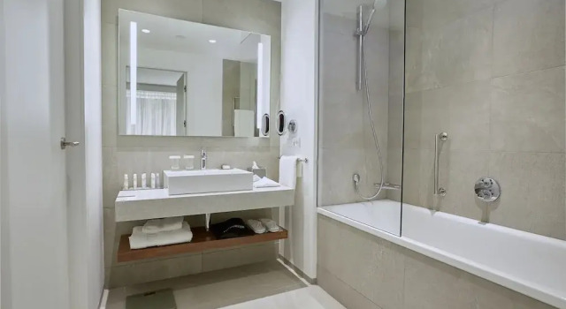 Двухместный полулюкс DoubleTree by Hilton Wroclaw