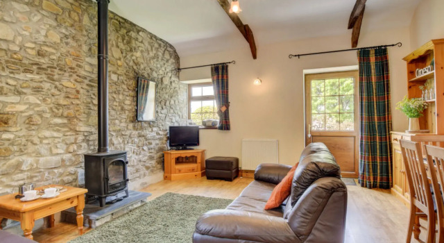 Cwm Derw, Rezervați Casă de vacanță Lampeter Ceredigion