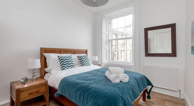Heart of Edinburgh City Centre 3 Bedroom Georgian Apartment, Забронировать Апартаменты/квартира Апартаменты Эдинбурга, рядом с St George's West Church, Апартаменты/квартира