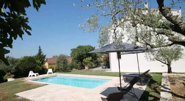 Villa Senequieres