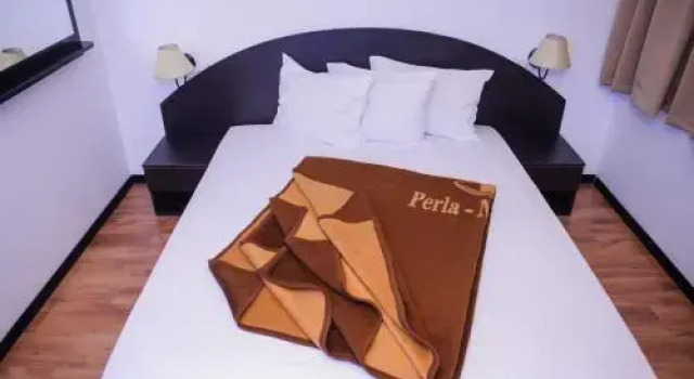 Hotel Perla, Забронировать Отель Отели Констанцы с бассейном, рядом с Tabacariei Lake, Бассейн