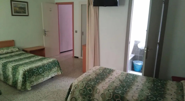 Hostal Santa Clara, Забронировать Отель Торроэлья-де-Монгри Baix Empordà