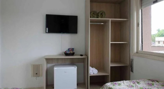 Hosting Hotel