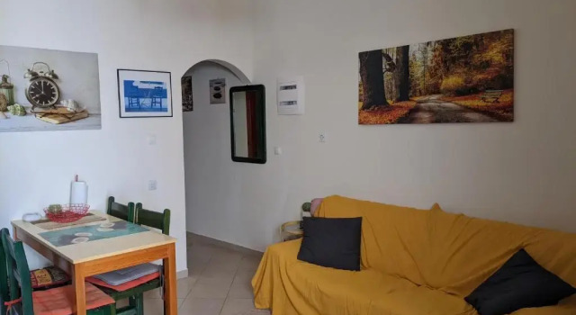 Коттедж 2-Bedroom Blue & White House with Garden and Beach