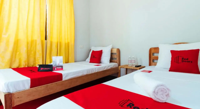 RedDoorz Plus @ Rizal Avenue Palawan, Prenota Hotel Bancaobancao 