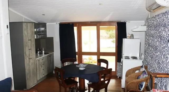 Коттедж Outback Cellar & Country Cottage