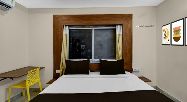 Super OYO Capital O 91547 Srinika Inn, Rezerwuj Hotel Gachibowli 