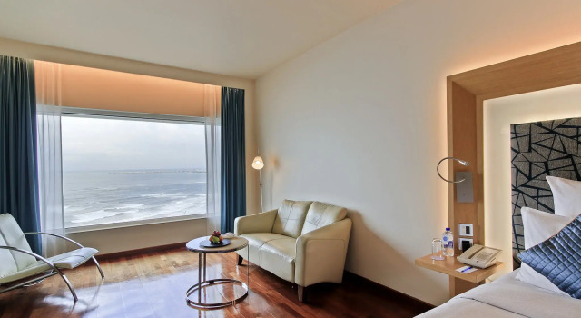 Люкс Executive Novotel Visakhapatnam Varun Beach