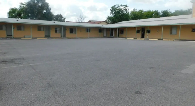 Hillcrest Motel, Rezerwuj Motel Eagle Pass Teksas