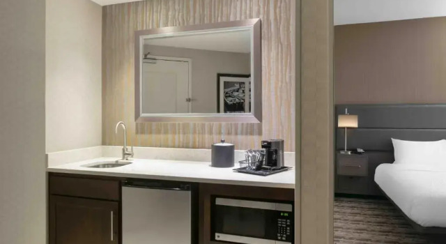 Люкс Hampton Inn & Suites Portsmouth Downtown