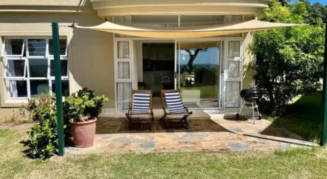 Albatross Guest House, Забронировать Гостевой дом Гостевые дома Марина-Бич, Гостевой дом