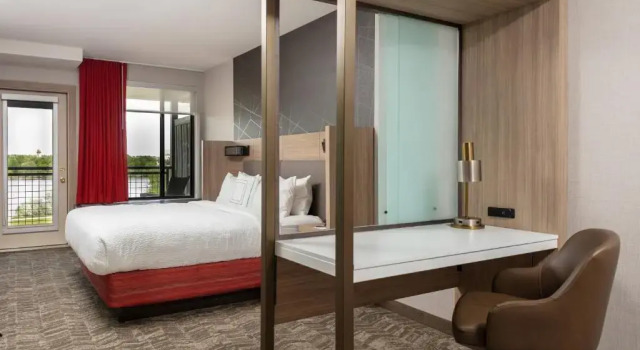 Люкс с балконом и с видом на реку SpringHill Suites by Marriott Great Falls