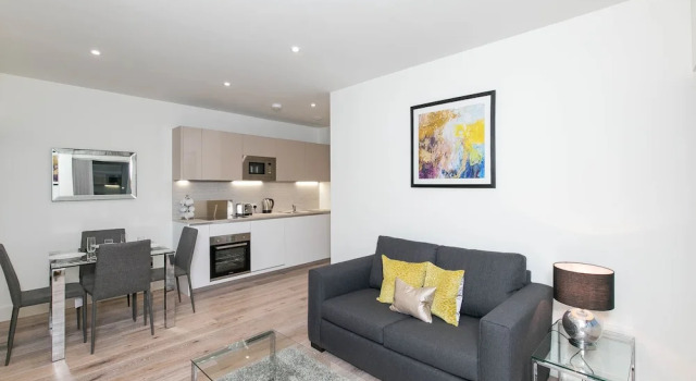Апартаменты Premier Deluxe Heathrow Apartments & Parking