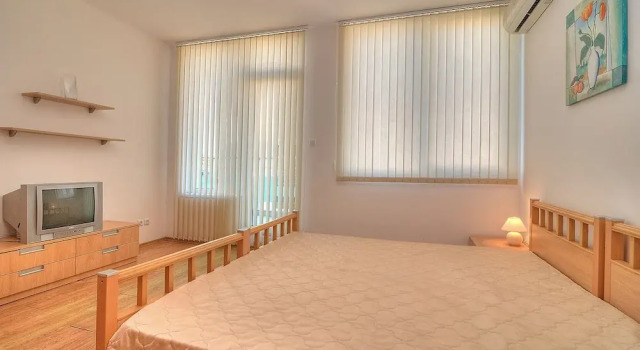 Oasis Suites Apartments and Studios